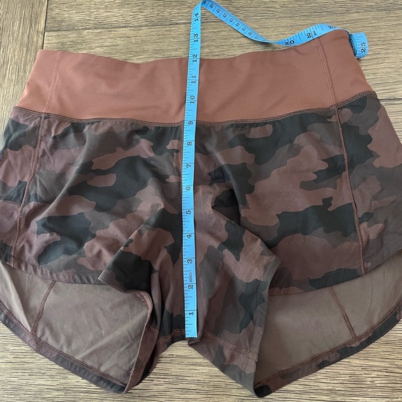 Lululemon Speed Up Shorts - Picture 7 of 7